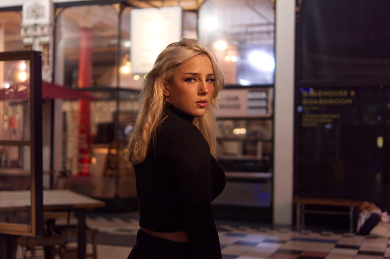 Arcade Light Blonde Model